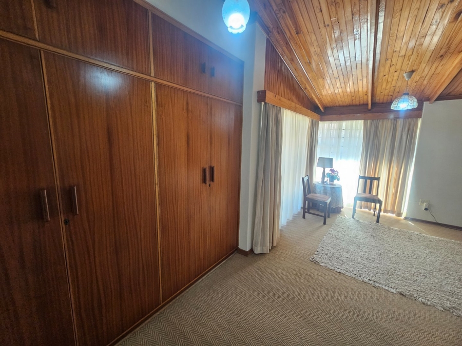 5 Bedroom Property for Sale in Panorama Free State